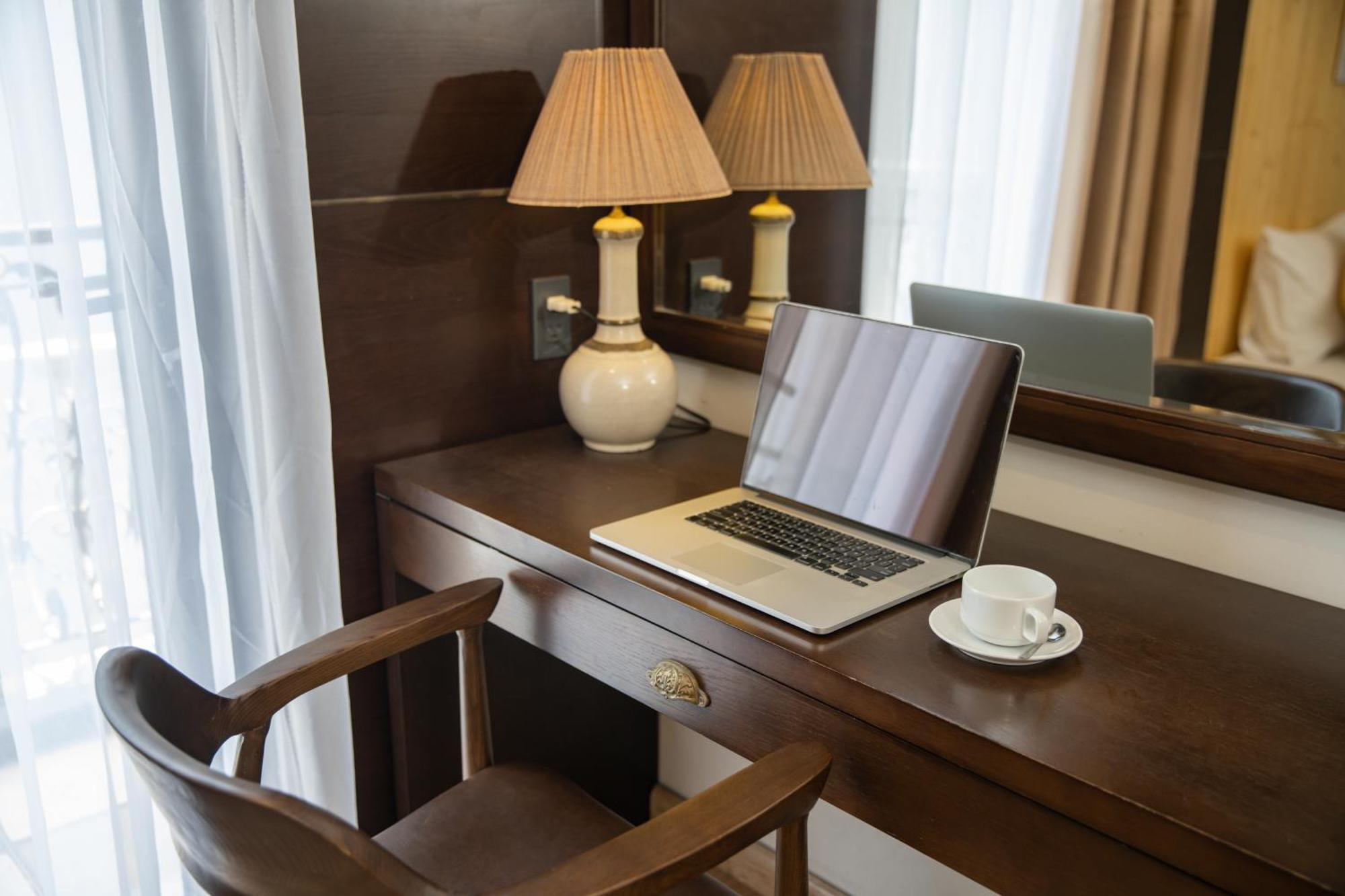 Palazzo Luxury Hotel Дананг Екстер'єр фото
